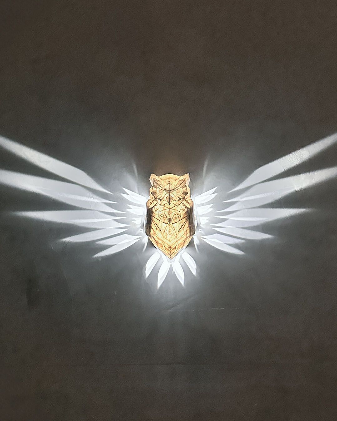 Magische Eule LED Wandlampe - Flügel erstrahlen an der Wand - Nachteule  Nachtlicht Wandlicht