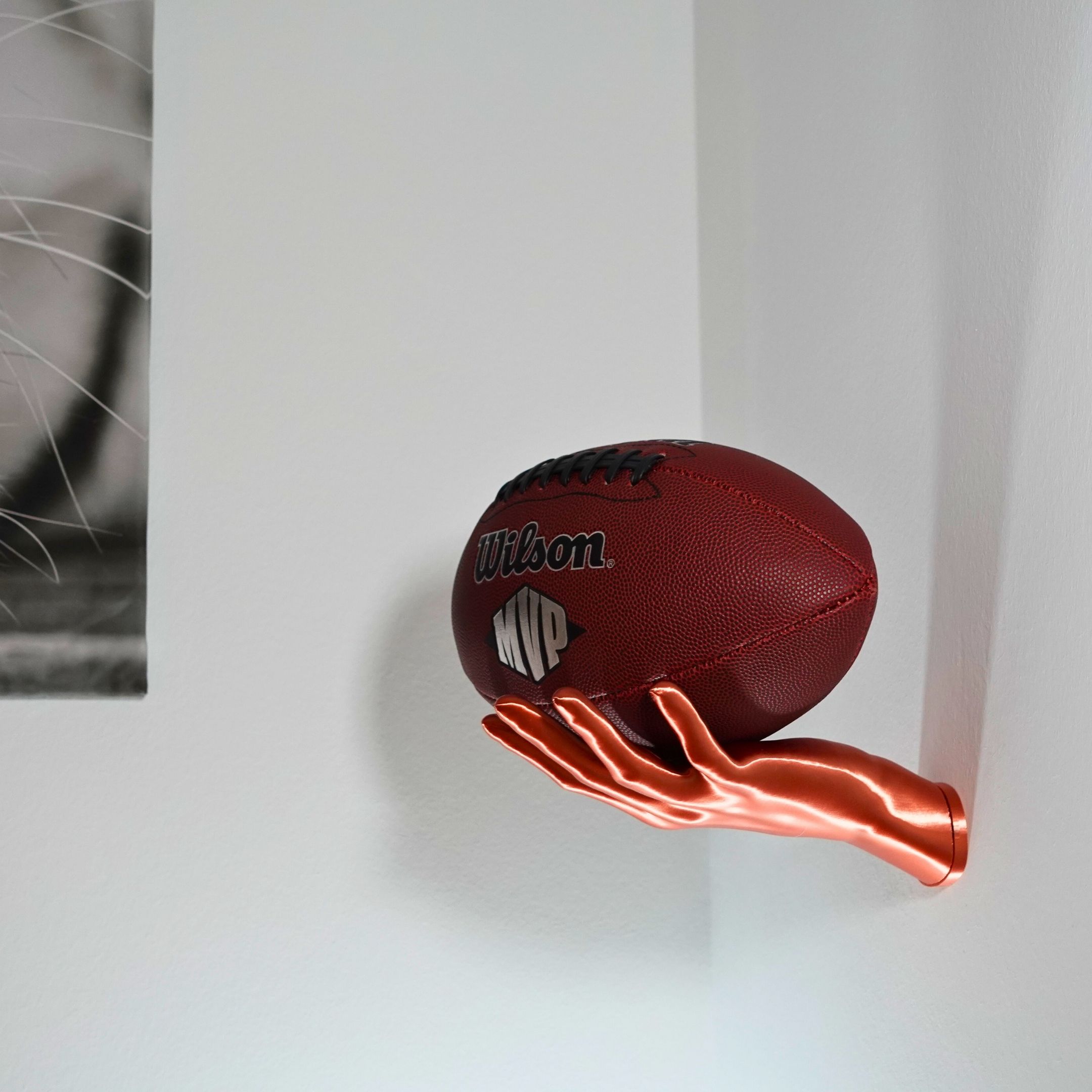 Wandhalterung für Bälle im Hand Design - passend für Basketball Fußball  Bälle